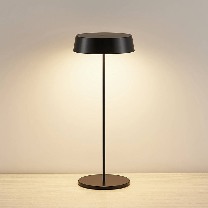 Lucande LED-Akkutischleuchte Tibia, schwarz, Alu, USB, IP54